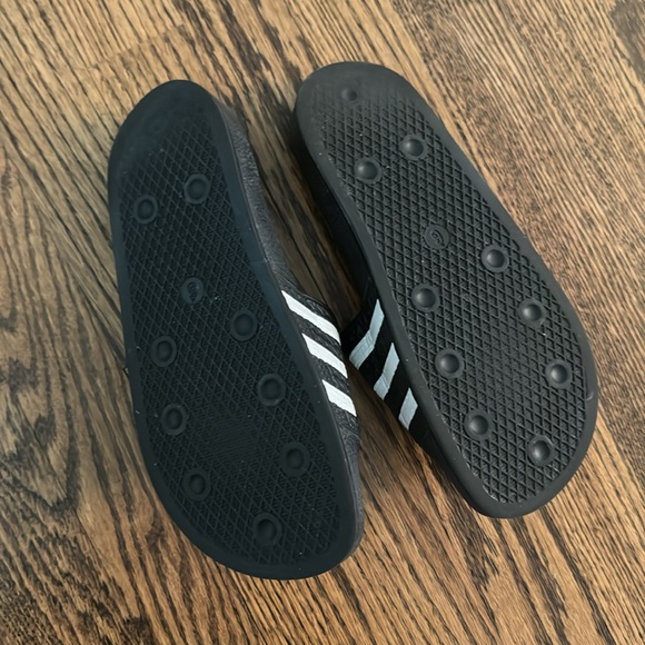 Adidas slides - Picture 3 of 3